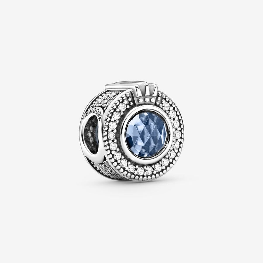 Charm « O » couronné bleu scintillant
