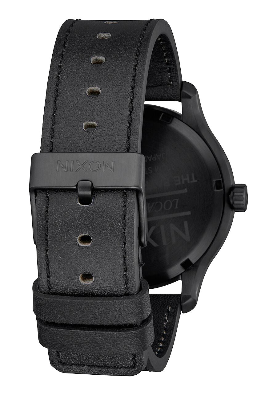 NXON Patrol Cuir Noir 42mm
