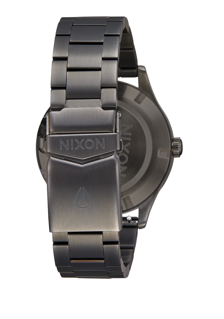 NIXON Sentry Solar Acier Gris avec fond noir