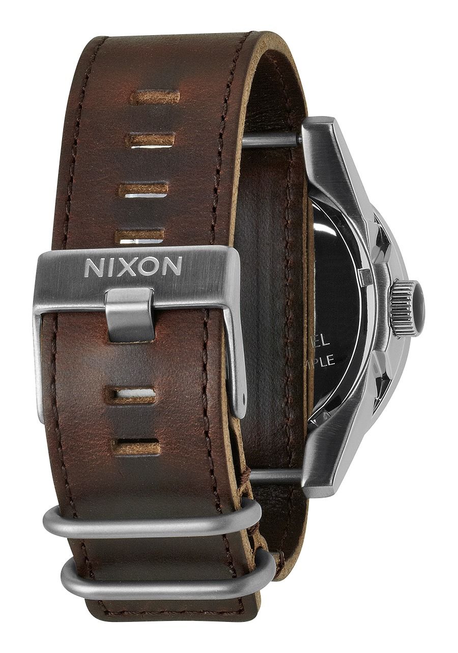 NIXON Corporal Cuir Brun 48mm - VENTE FINALE