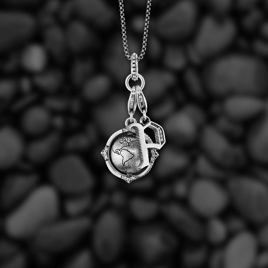 Pendentif Charm globe terrestre vintage