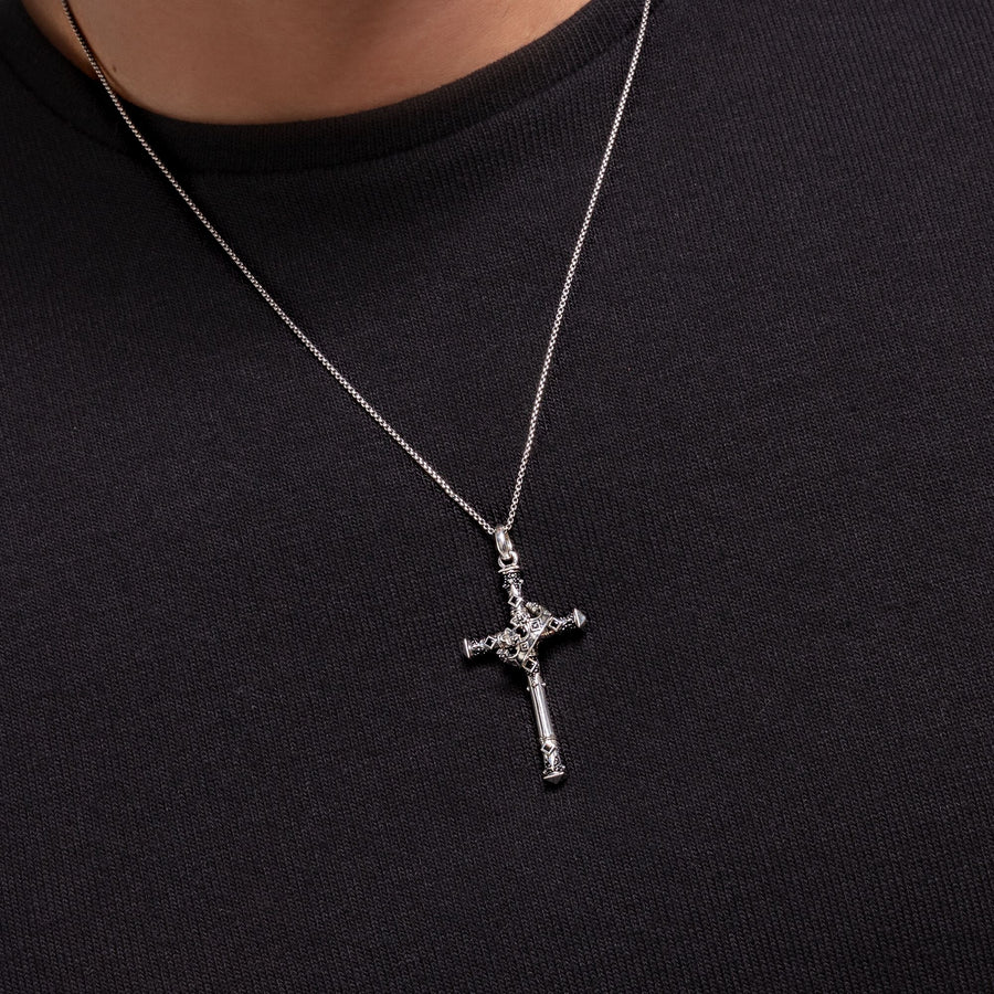 Pendentif croix et couronne